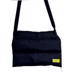 Thats A Awful Lot Of Cough Syrup Puffer Messenger‎ Bag Black Desto Dubb
